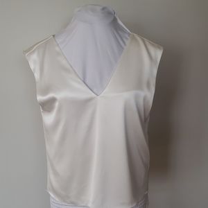 Alice  + Olivia Blouse V neck sleeveless Blouse